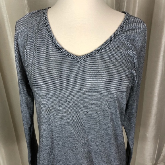 Oakley long sleeve top - Picture 2 of 8